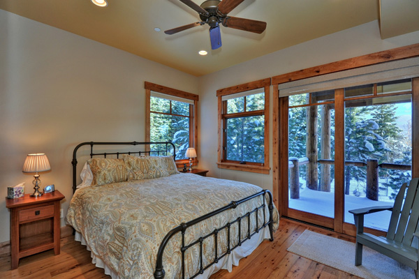 Lake Front House - Master Suite #3